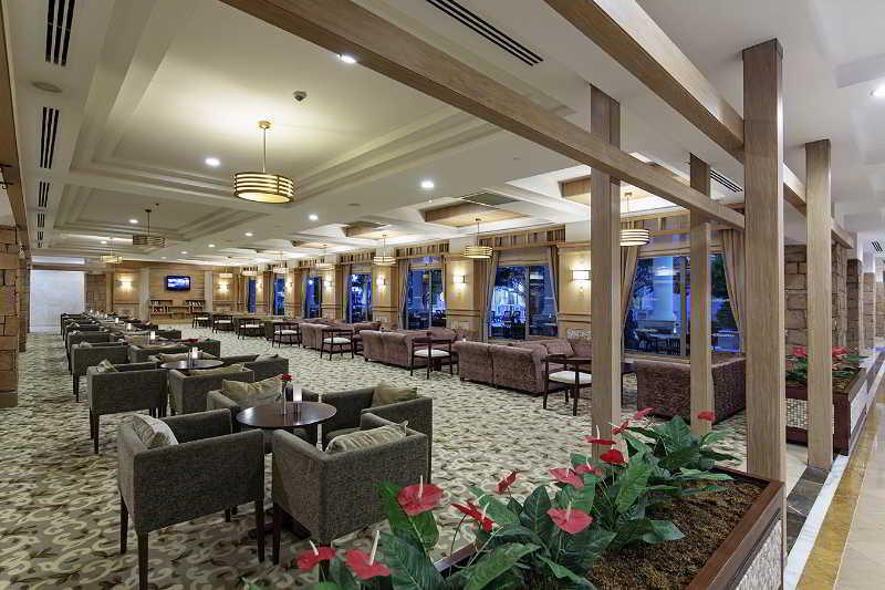 Alba Queen Hotel Side Exterior photo